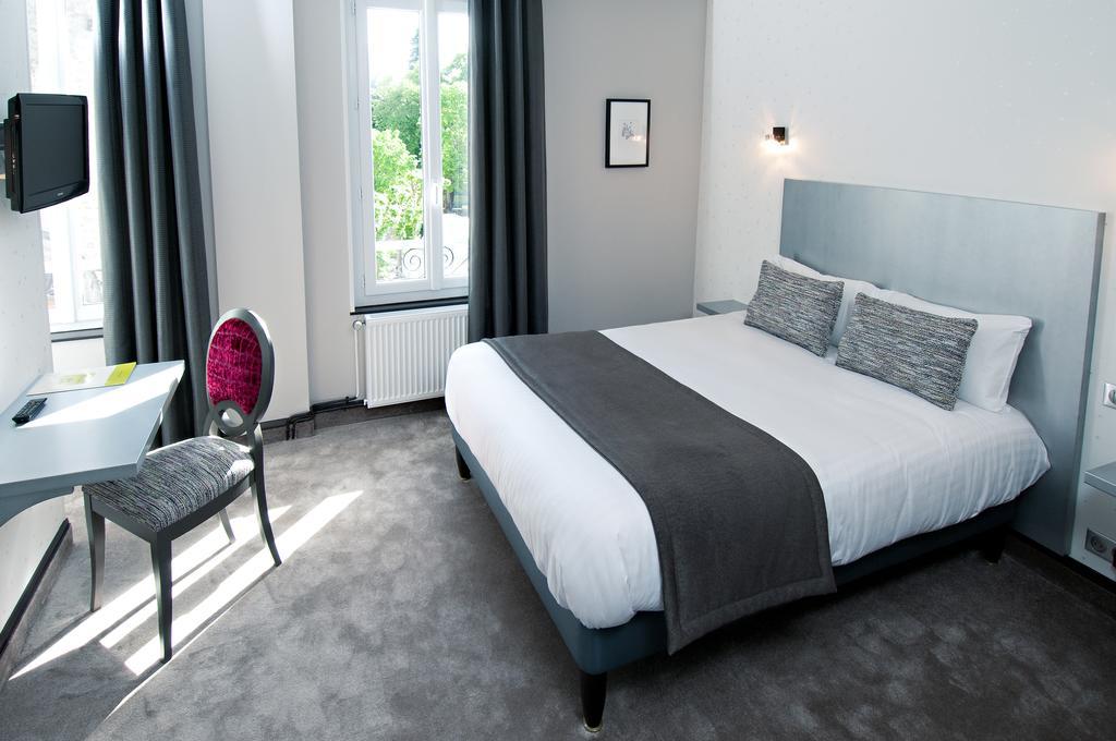 Logis Hotel Restaurant Nougier Saint-Étienne-de-Fursac Pokój zdjęcie